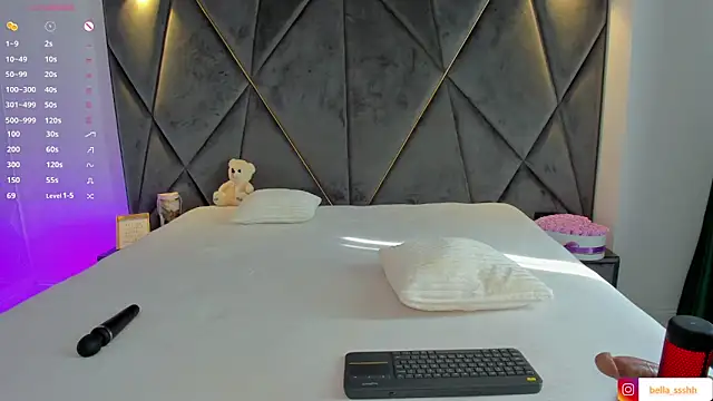 Snapshot of Arabian_beauty chatting on March 2025 08:43:01 AM Arabian beauty online show from March 2025 08:43:01 AM