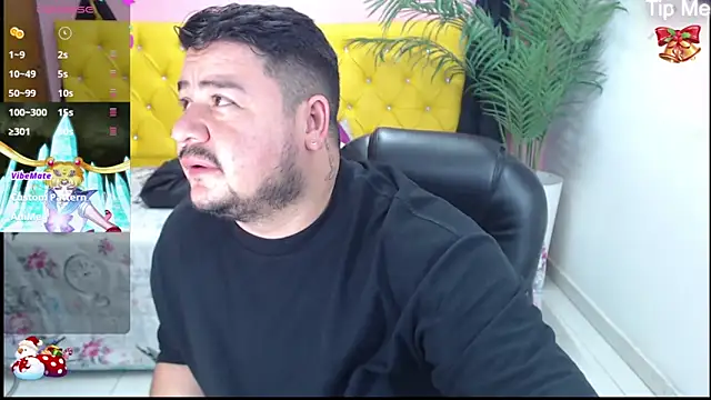 Snapshot of oso_dirty_ chatting on December 2024 05:55:02 PM oso dirty online show from December 2024 05:55:02 PM