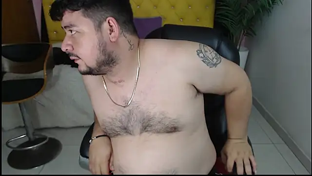 Snapshot of oso_dirty_ chatting on January 2025 05:33:01 PM oso dirty online show from January 2025 05:33:01 PM