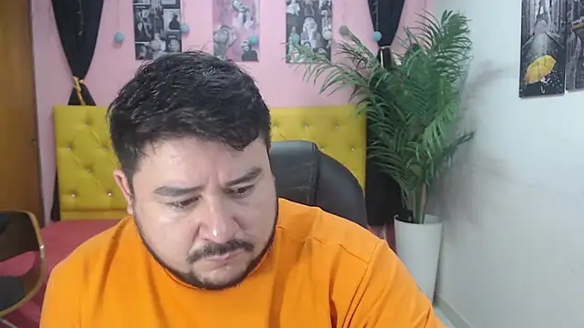 Snapshot of oso_dirty_ chatting on February 2025 05:18:02 PM oso dirty online show from February 2025 05:18:02 PM