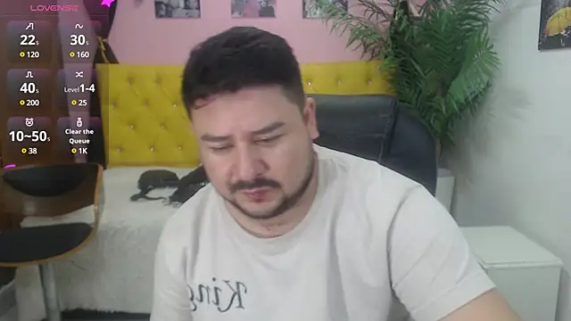 Snapshot of oso_dirty_ chatting on March 2025 05:36:02 PM oso dirty online show from March 2025 05:36:02 PM