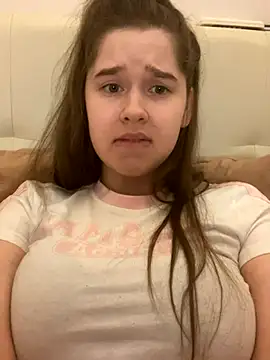 Snapshot of HornyGirlH chatting on October 2025 10:18:02 PM HornyGirlH online show from October 2025 10:18:02 PM