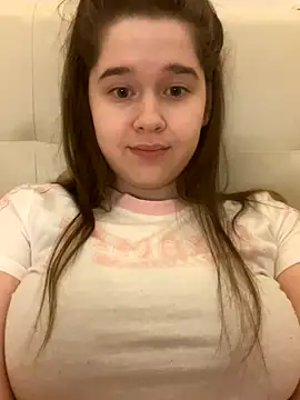 Snapshot of HornyGirlH chatting on October 2025 10:40:02 PM HornyGirlH online show from October 2025 10:40:02 PM