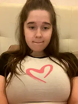 Snapshot of HornyGirlH chatting on October 2025 10:32:01 PM HornyGirlH online show from October 2025 10:32:01 PM