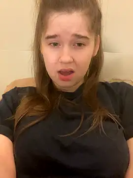 Snapshot of HornyGirlH chatting on October 2025 01:29:01 AM HornyGirlH online show from October 2025 01:29:01 AM