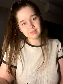 Snapshot of HornyGirlH chatting on November 2025 01:48:02 AM HornyGirlH online show from November 2025 01:48:02 AM