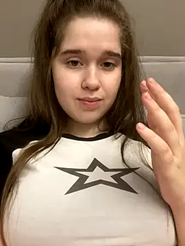 Snapshot of HornyGirlH chatting on November 2025 11:32:02 PM HornyGirlH online show from November 2025 11:32:02 PM