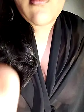 Annerae online show from October 2025 04:02:01 PM