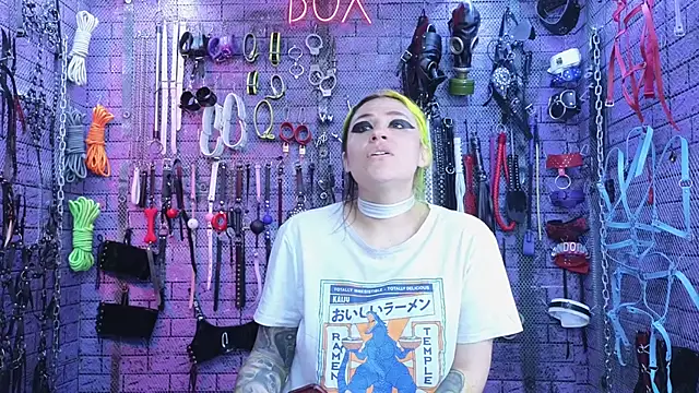 PANDORANEZZ online show from February 2025 08:36:01 PM