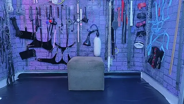 PANDORANEZZ online show from October 2025 05:17:02 AM