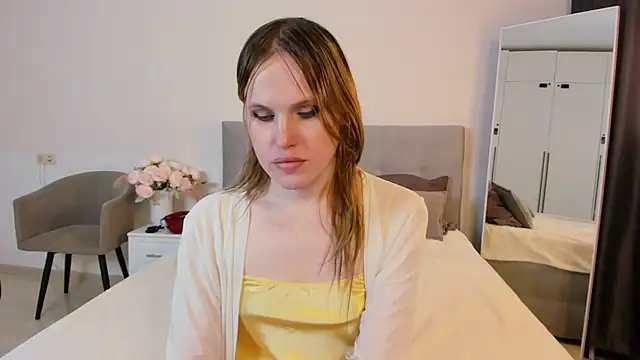 Snapshot of EffieMinki chatting on November 2025 05:50:02 AM EffieMinki online show from November 2025 05:50:02 AM