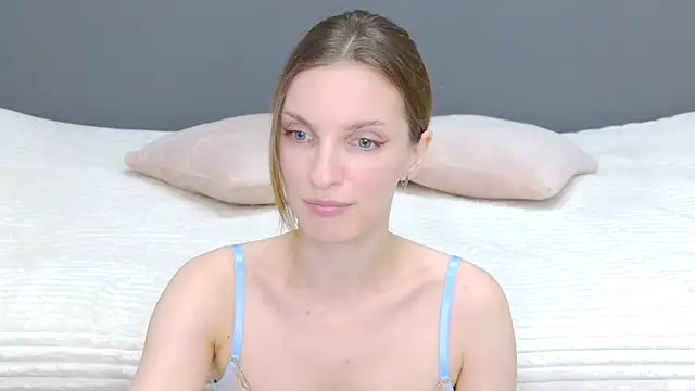 Snapshot of Beauty_Alex chatting on October 2025 02:21:02 AM Beauty Alex online show from October 2025 02:21:02 AM