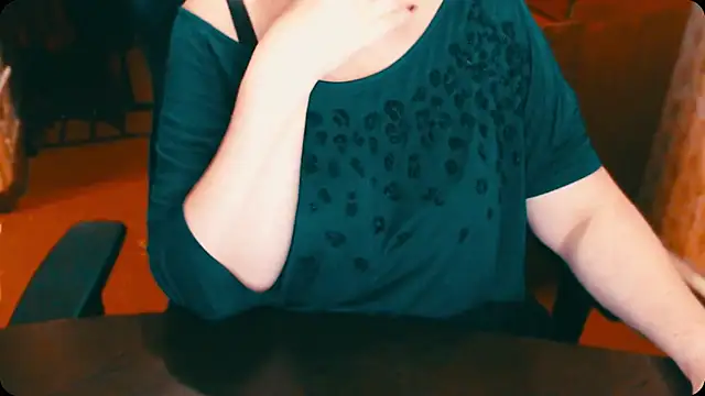 Snapshot of AlisaHot55 chatting on December 2024 07:00:02 PM AlisaHot55 online show from December 2024 07:00:02 PM