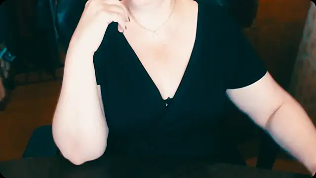 Snapshot of AlisaHot55 chatting on November 2025 11:31:02 AM AlisaHot55 online show from November 2025 11:31:02 AM