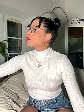 Lauyako online show from October 2025 06:17:02 PM