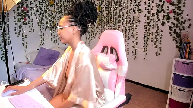 violeta milleer online show from October 2025 04:28:01 PM