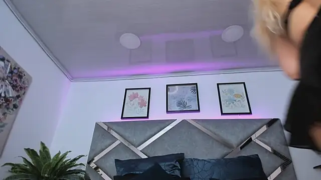 Keidy rose online show from September 2025 07:19:02 PM