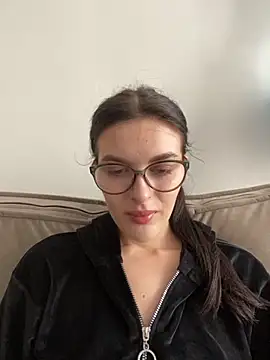 Snapshot of little_belucci chatting on October 2025 01:11:02 PM little belucci online show from October 2025 01:11:02 PM