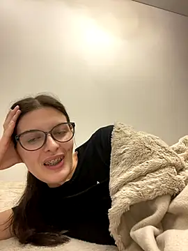 Snapshot of little_belucci chatting on November 2025 06:07:02 PM little belucci online show from November 2025 06:07:02 PM