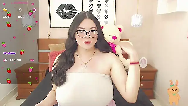 Snapshot of miss_linda_ chatting on January 2025 01:35:01 PM miss linda  online show from January 2025 01:35:01 PM