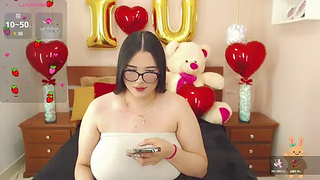 Snapshot of miss_linda_ chatting on February 2025 06:03:01 PM miss linda  online show from February 2025 06:03:01 PM