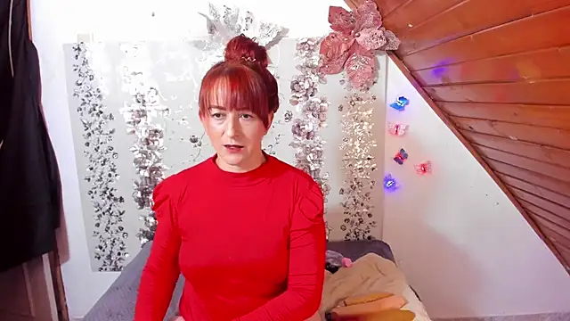 Hannaa32 online show from December 2024 07:22:01 PM