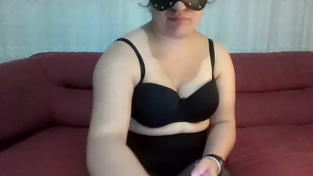 Snapshot of insatiableeee chatting on November 2025 09:26:01 PM insatiableeee online show from November 2025 09:26:01 PM