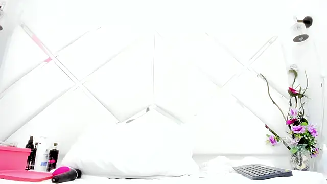 Snapshot of AgathaPember chatting on February 2025 01:14:02 PM AgathaPember online show from February 2025 01:14:02 PM