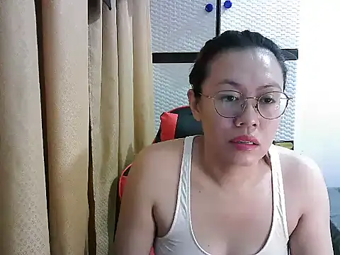 Snapshot of crizzybel chatting on October 2025 04:20:02 PM crizzybel online show from October 2025 04:20:02 PM