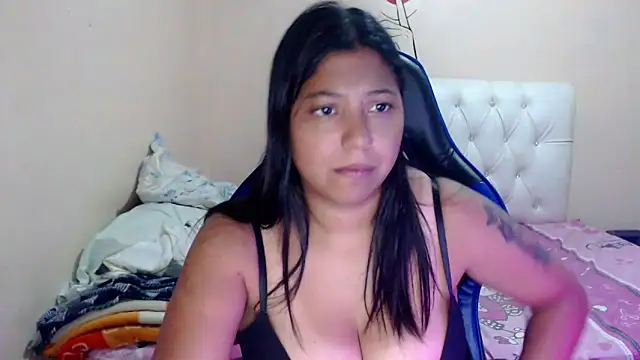 Snapshot of Leylafourniert chatting on October 2025 07:25:01 PM Leylafourniert online show from October 2025 07:25:01 PM