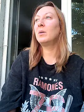 Mira Xo  online show from September 2025 06:16:02 AM