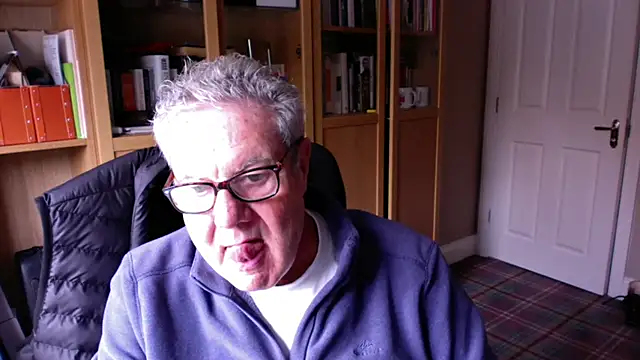 Snapshot of Oldpistolpete chatting on October 2025 10:48:02 AM Oldpistolpete online show from October 2025 10:48:02 AM