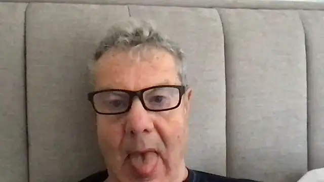 Snapshot of Oldpistolpete chatting on November 2025 09:42:02 AM Oldpistolpete online show from November 2025 09:42:02 AM