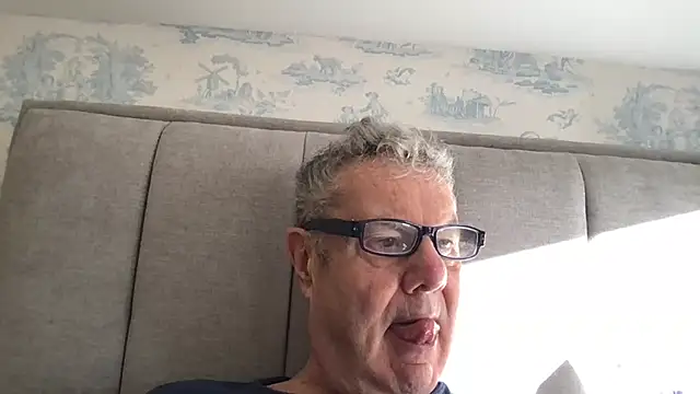 Snapshot of Oldpistolpete chatting on November 2025 09:30:01 AM Oldpistolpete online show from November 2025 09:30:01 AM