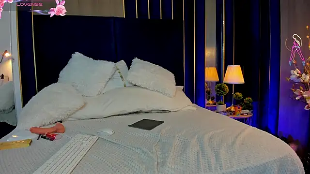 Snapshot of VanessaAngel chatting on November 2025 11:47:02 PM VanessaAngel online show from November 2025 11:47:02 PM