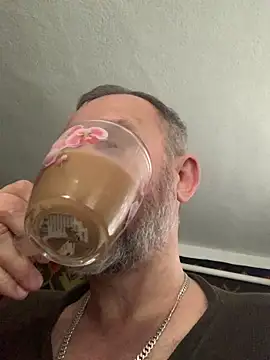 Snapshot of GHsveter chatting on November 2025 08:04:01 AM GHsveter online show from November 2025 08:04:01 AM