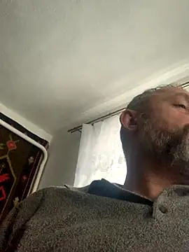 Snapshot of GHsveter chatting on November 2025 11:20:02 AM GHsveter online show from November 2025 11:20:02 AM