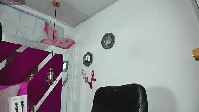 Snapshot of Penelope_Tits chatting on December 2024 12:33:01 AM Penelope Tits online show from December 2024 12:33:01 AM