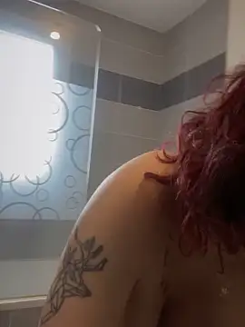 Snapshot of callmelouve chatting on February 2025 11:28:02 AM callmelouve online show from February 2025 11:28:02 AM