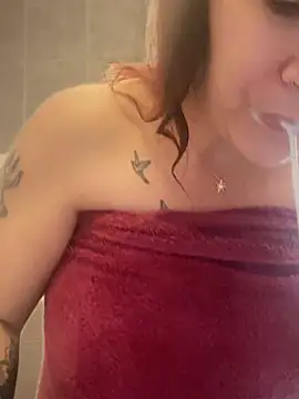 Snapshot of callmelouve chatting on February 2025 01:38:02 PM callmelouve online show from February 2025 01:38:02 PM