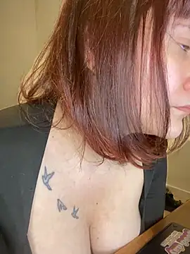 Snapshot of callmelouve chatting on March 2025 02:44:02 PM callmelouve online show from March 2025 02:44:02 PM