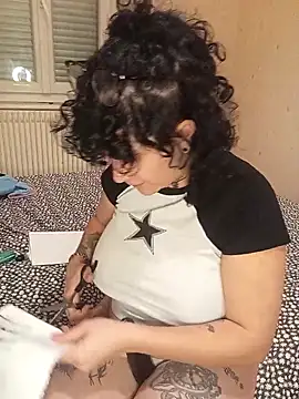 Snapshot of callmelouve chatting on November 2025 07:59:02 PM callmelouve online show from November 2025 07:59:02 PM