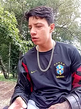 Snapshot of Novin4i20 chatting on November 2025 04:29:02 PM Novin4i20 online show from November 2025 04:29:02 PM