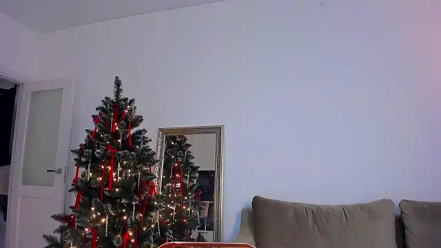 Snapshot of Kossie_ chatting on December 2024 11:22:01 AM Kossie online show from December 2024 11:22:01 AM
