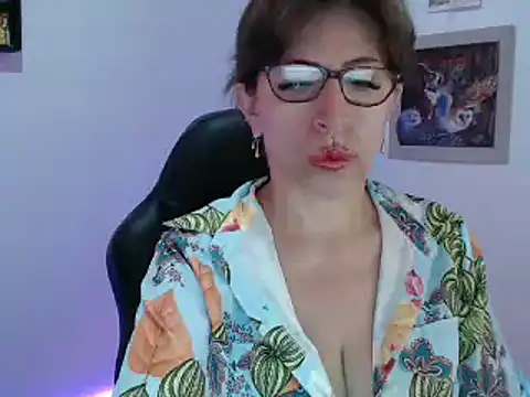 Chayla Ruiz online show from February 2025 12:00:02 PM