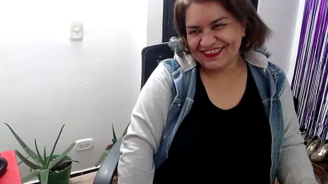 Snapshot of NAILAH_SANZ chatting on January 2025 02:03:02 AM NAILAH SANZ online show from January 2025 02:03:02 AM