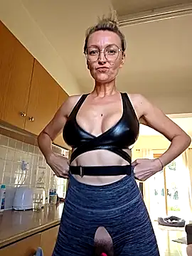 Snapshot of MissMialicious chatting on October 2025 07:07:02 AM MissMialicious online show from October 2025 07:07:02 AM