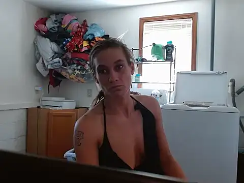 Snapshot of missymilf chatting on October 2025 06:25:02 PM missymilf online show from October 2025 06:25:02 PM