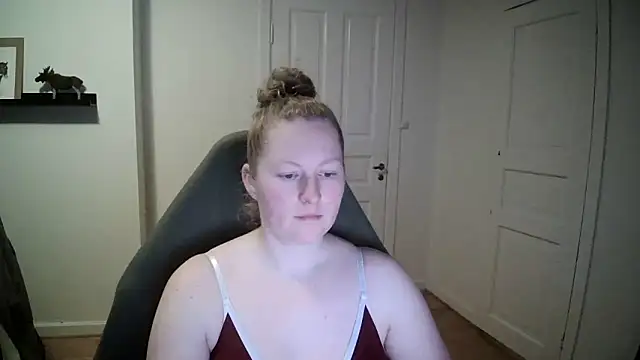 Girlnina-1995 online show from December 2024 02:05:02 PM