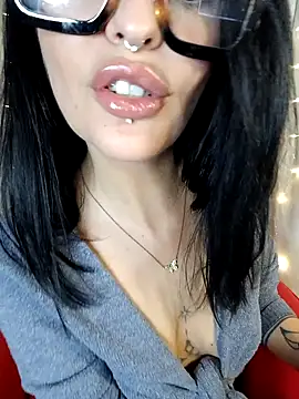 Snapshot of Masha_Real_84 chatting on October 2025 04:30:01 PM Masha Real 84 online show from October 2025 04:30:01 PM